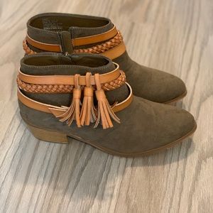 Just Fab fringe suede ankle boots